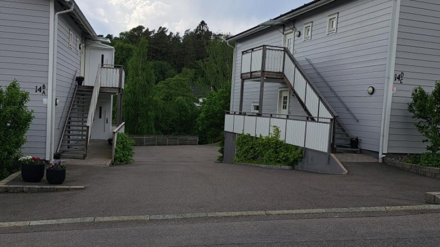 Lätt att parkera utanför dörren